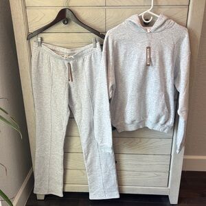 SKIMS Gray Hoodie Sweatshirt and matching pants.  This is super soft!